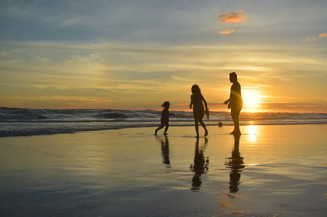 how to avoid gaining weight on vacation