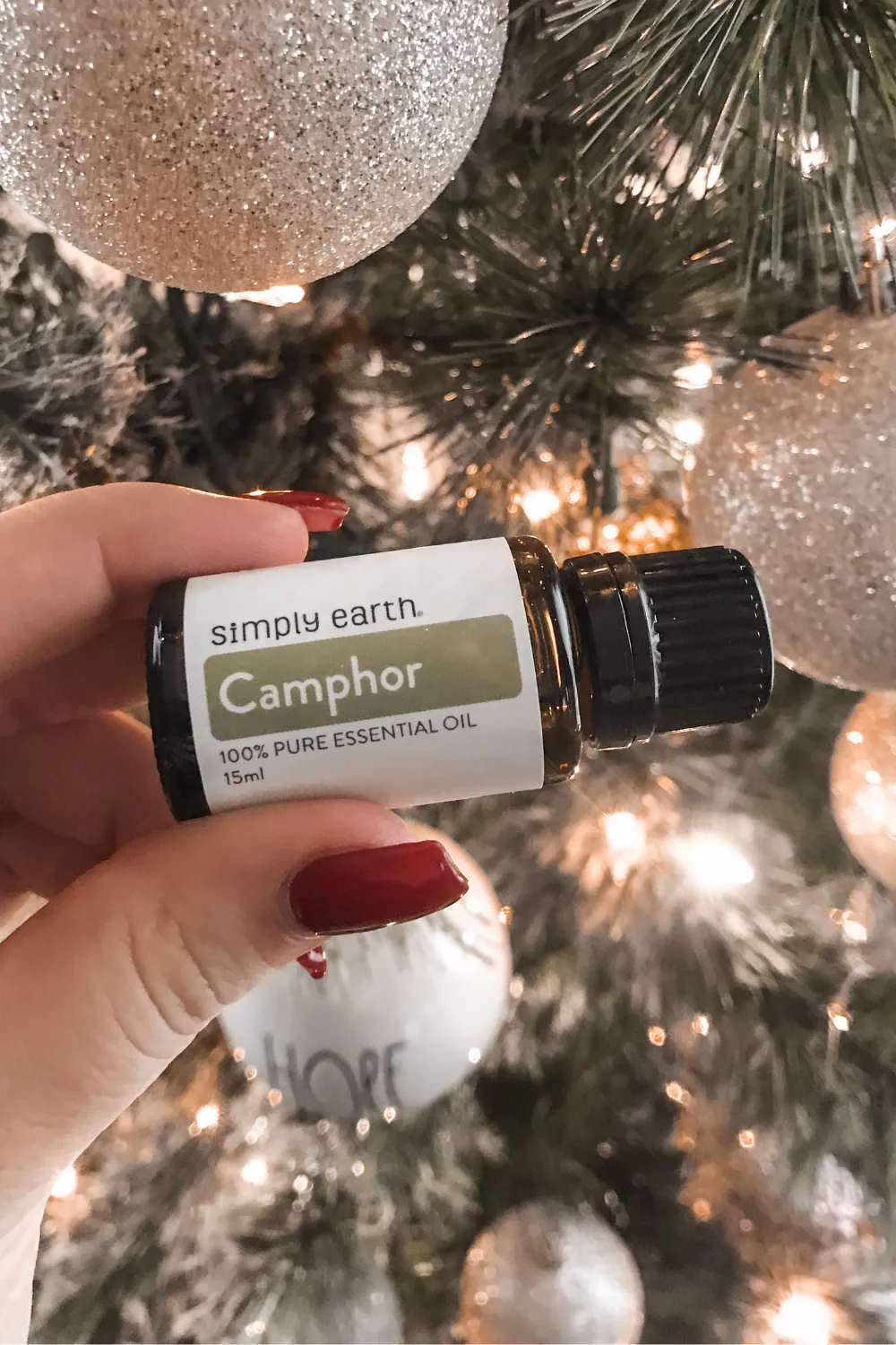 camphor essential oil